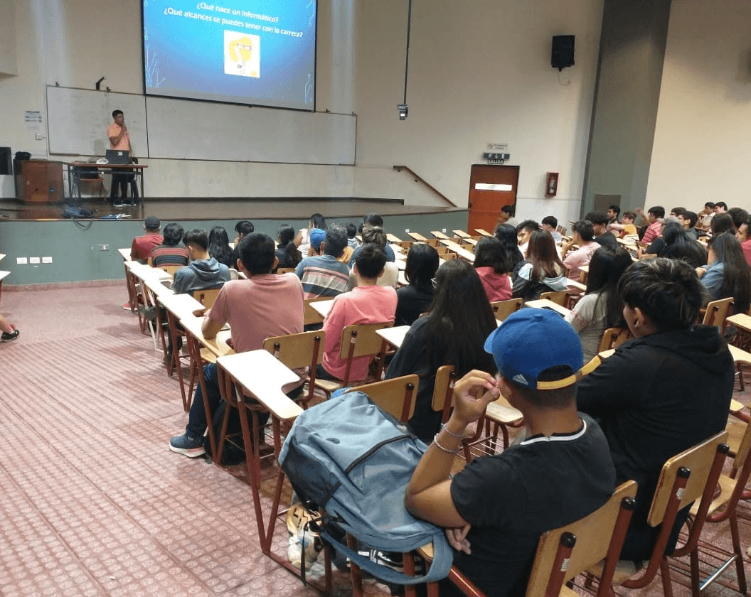 ¿Qué hace un informático? Charla para ingresantes